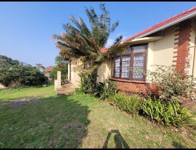 4 BEDROOM HOUSE FOR SALE IN MANABA BEACH